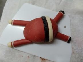 如图粘到身体的合适部位