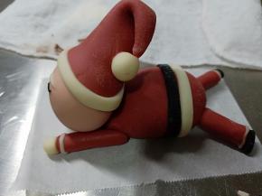 将圣诞老人的头也粘好