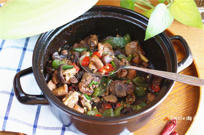 砂锅香辣鸡煲