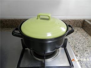 加盖中火煮15分钟