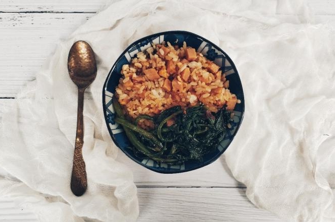 午餐肉鸡蛋拌饭
