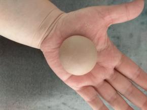 用虎口收口，滚圆