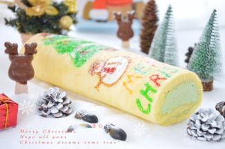 切掉两头蛋糕卷的边缘，就可以开吃啦，冷藏半个小时再吃，口感更佳