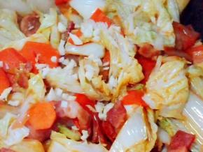 撒蒜末炒匀出锅