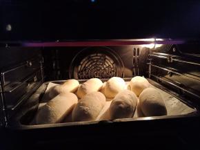 入预热好的烤箱160度中下层烤20分钟，中途上色满意注意加盖锡纸。