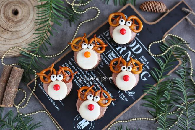 圣诞麋鹿杯子蛋糕