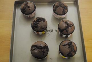 放入预热好的烤箱中层，165度烤制20分钟即可。