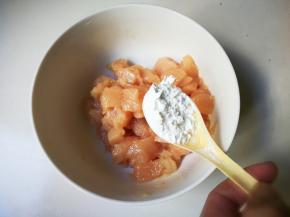 放入一勺玉米淀粉