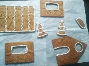 在饼上画出所需图案