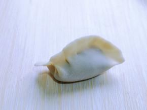 再按个人喜欢包起来即可，依次做完，我包的比较多。(一次性吃不完的话，可以密封好放入冰箱冷冻，想吃的时候取出来再煮，特别方便)