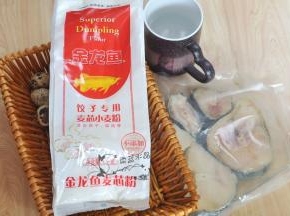准备好主要食材。