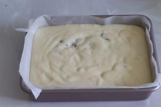 倒入学厨9寸方盘中。