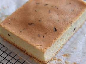 切去四周，切成块。