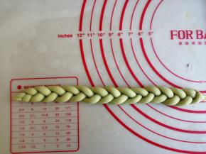 编成均匀的花辫