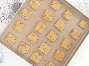 烤到表面金黄色即可