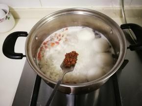 放入一小勺糖桂花