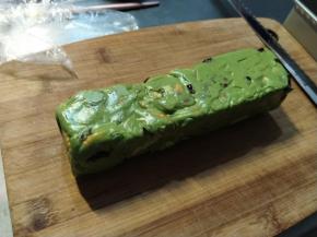 冷却后就可以切块了。