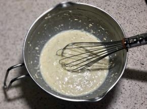 加入牛奶搅匀