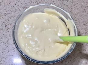 蛋白加糖打发至干性发泡