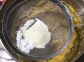筛入奶粉面粉玉米淀粉