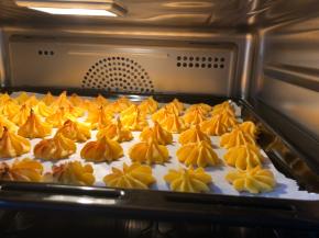 这次选择的红薯超级甜，就不额外放糖了