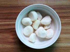 马蹄去皮，可切块