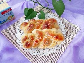 和妞一人先吃一个再说。