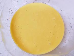 搅拌至无干粉无颗粒状。