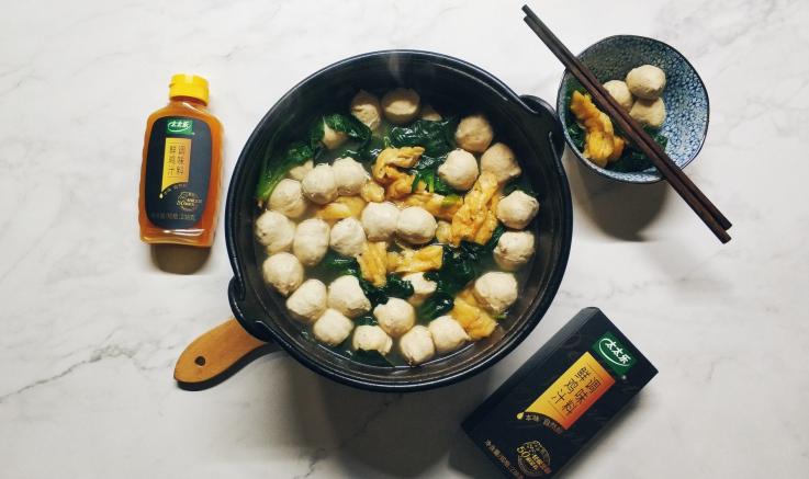 菠菜肉丸油豆腐煲