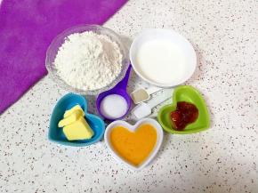 先准备好食材，一一称好重量。