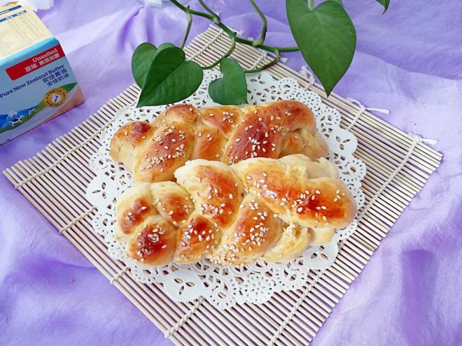 果酱辫子面包