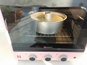 送入预热好的烤箱，150度烤50分钟