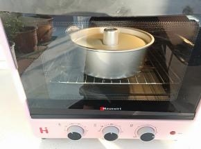 送入预热好的烤箱，150度烤50分钟