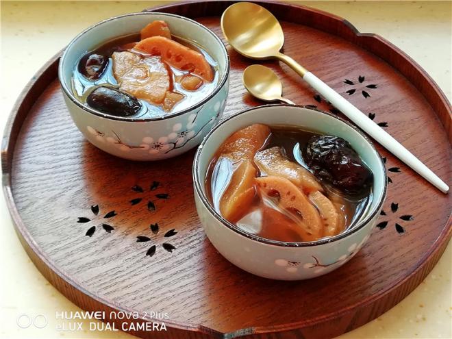 雪梨红枣莲藕羹