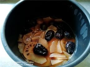 听到提示音后关闭电源，压力去除后打开锅盖。