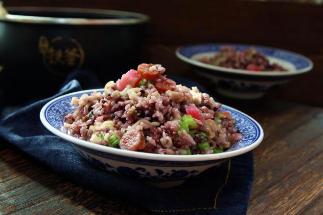 腊肠泡面焖饭