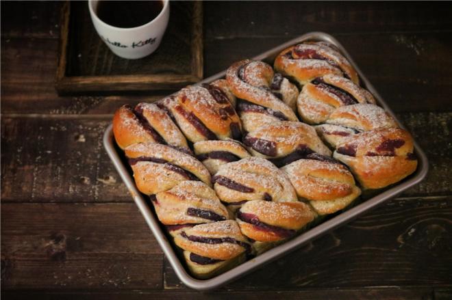 多谷物紫薯扭扭面包