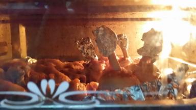 牛肉入烤箱上下火200度烤10取出与酱汁一起食用。