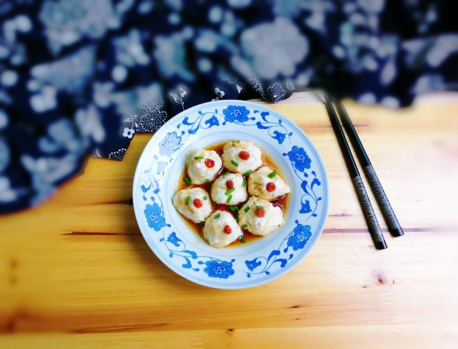 蒸枸杞鸡肉圆