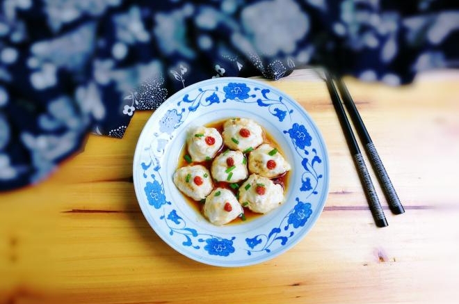 蒸枸杞鸡肉圆