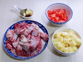 姜，蒜去皮切好，准备工作完成。