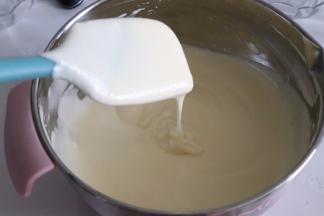 得到了细腻，无蛋白块的蛋糕糊。