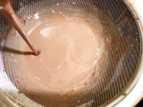 做好的面糊过筛2到3次更为细腻哦