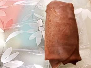 从一头往另外一头卷起