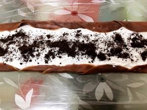 撒上奥利奥饼干碎