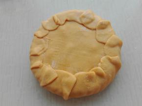 用大面片将其小点的一摞面片包起来，如图所示