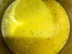 打散，让砂糖融化