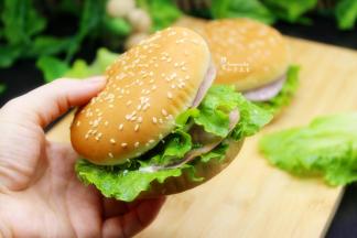 简单又美味的汉堡就做好了