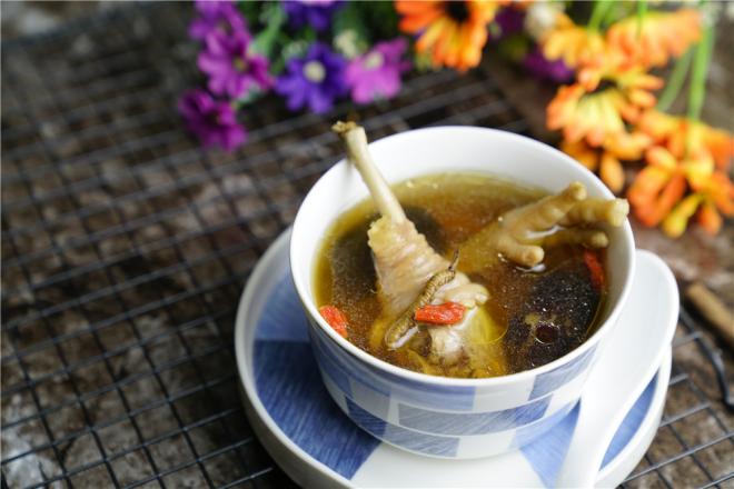 虫草红枣鸡腿汤