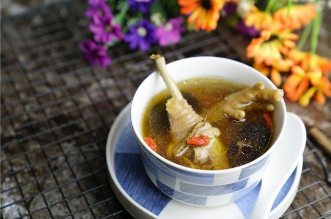 虫草红枣鸡腿汤